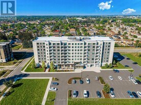 155 Greenbrier Rd in Cambridge, ON - Building Photo