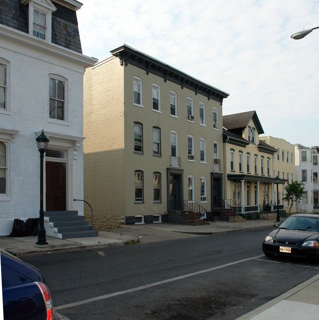 216 Summit Ave in Hagerstown, MD - Foto de edificio - Building Photo