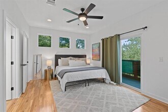 2411 E 11th St in Austin, TX - Building Photo - Building Photo