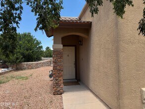 613 Valley Plum Ave in El Paso, TX - Building Photo - Building Photo