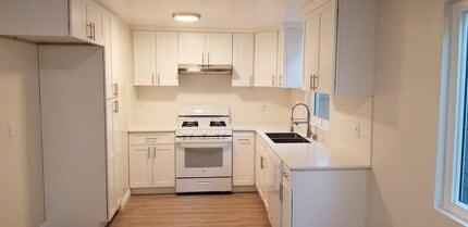 2042 Evergreen St, Unit La Verne Evergreen in La Verne, CA - Building Photo - Building Photo