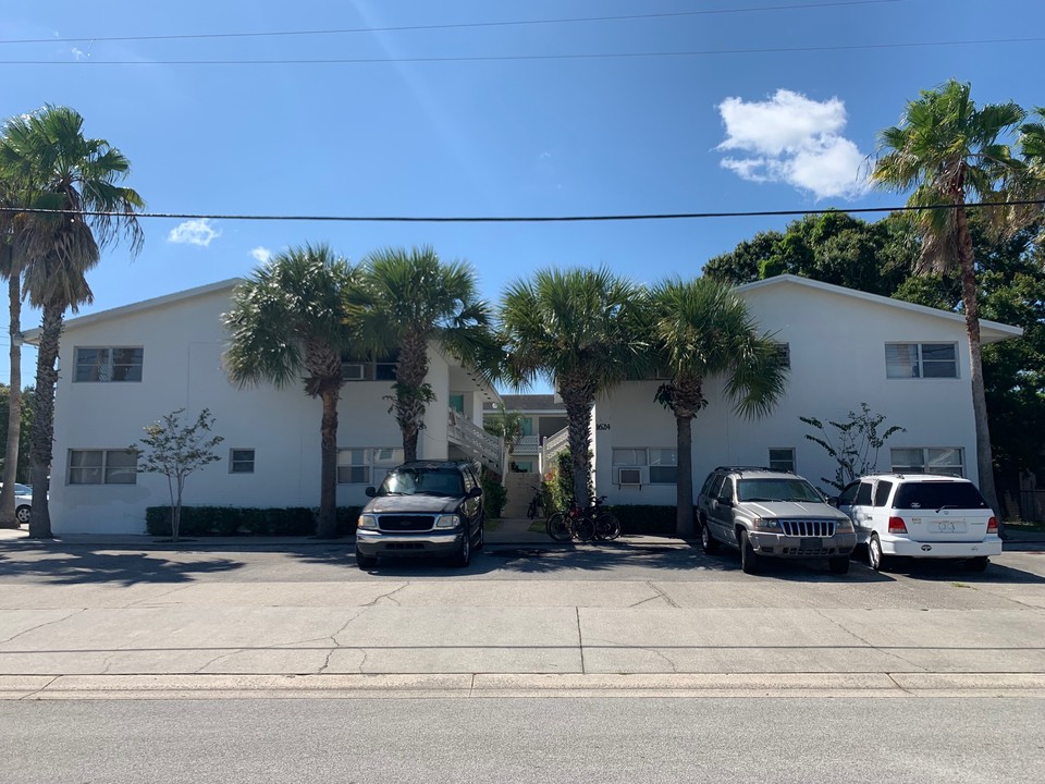 Magnolia Apartments in Melbourne, FL - Building Photo