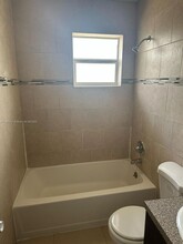 2841 NW 13th Ct in Fort Lauderdale, FL - Building Photo - Building Photo