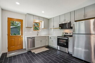 325 Quantico Ln N in Plymouth, MN - Building Photo - Building Photo