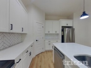 328 Lakey Rd in Seagoville, TX - Foto de edificio - Building Photo