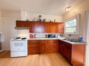 801 N Garden St-Unit -#A in Bellingham, WA - Building Photo - Building Photo