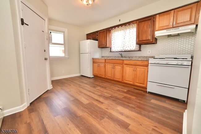 100 William St in Belleville, NJ - Building Photo - Building Photo