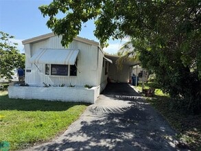 3161 SW 53rd Ave in Davie, FL - Building Photo - Building Photo