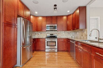 232 E 10th Ave in Conshohocken, PA - Building Photo - Building Photo