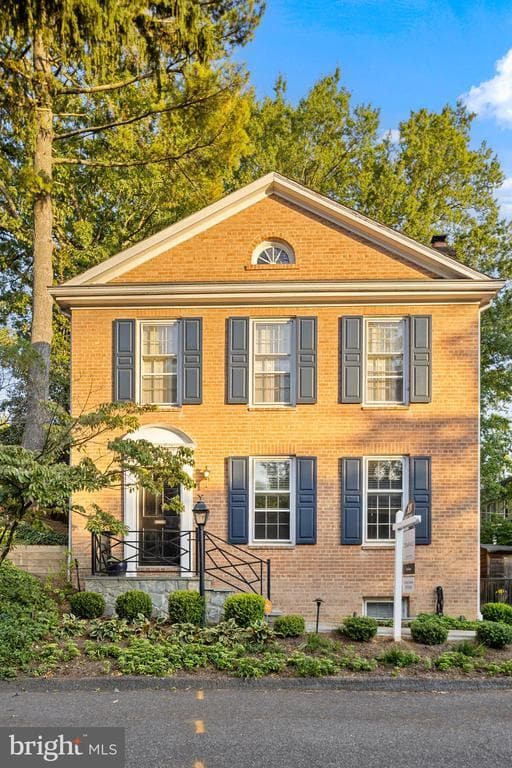 property at 2810 N Glade St NW