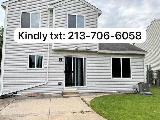 property at 211 Bridlewood Cir