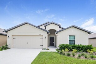 2443 Bracknell Forest Trail in Tavares, FL - Building Photo