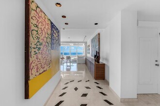 4925 Collins Ave in Miami Beach, FL - Building Photo - Building Photo