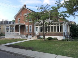 403 School St, Unit Ground Floor in North Wales, PA - Building Photo