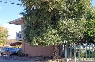 600 Las Palmas Ave in Sacramento, CA - Building Photo - Building Photo