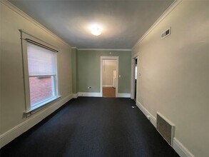 2406 Peach St in Erie, PA - Foto de edificio - Building Photo