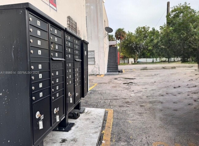 1601 NW 62nd St in Miami, FL - Building Photo - Building Photo