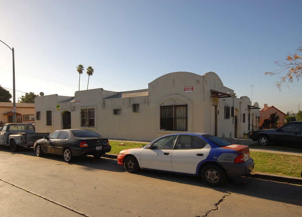 3064 Ganahl St in Los Angeles, CA - Foto de edificio