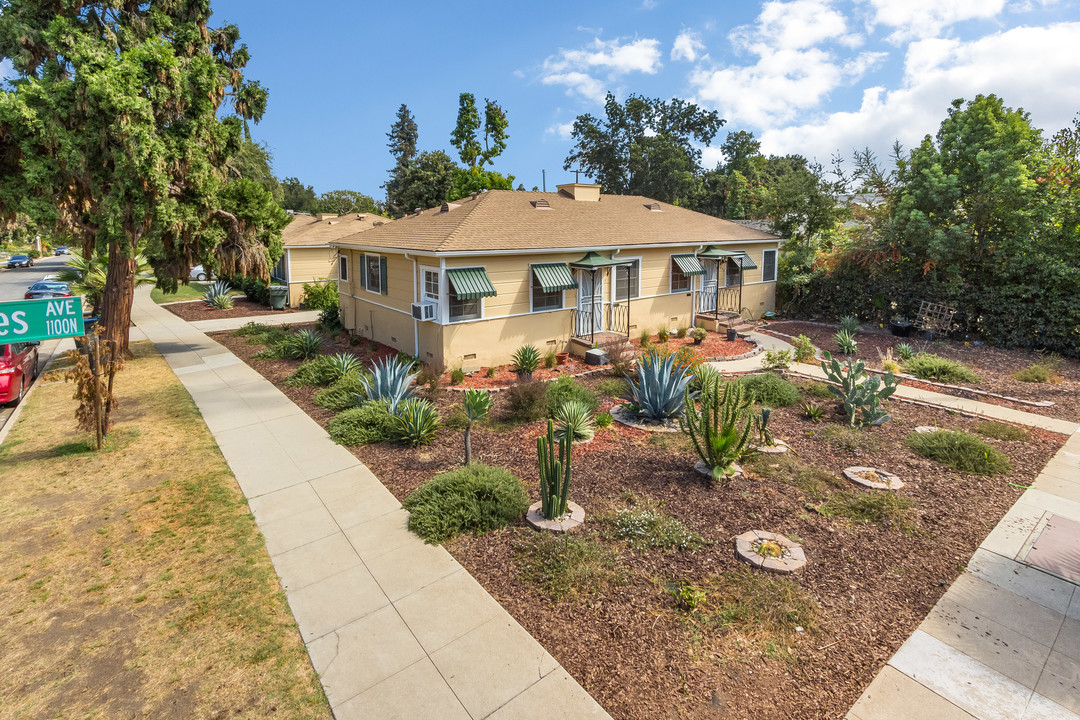 1098 N Los Robles Ave in Pasadena, CA - Building Photo