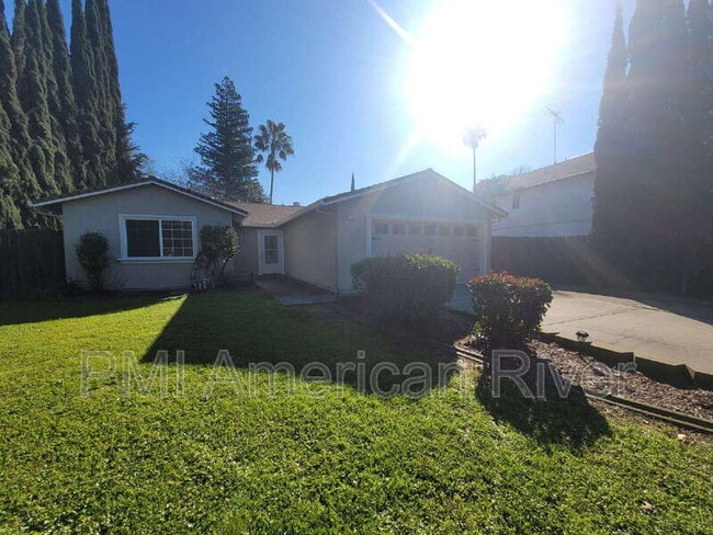 5640 Andrea Blvd in Sacramento, CA - Building Photo - Building Photo