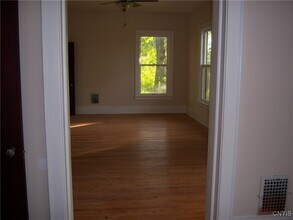 1658 James St in Syracuse, NY - Building Photo - Building Photo