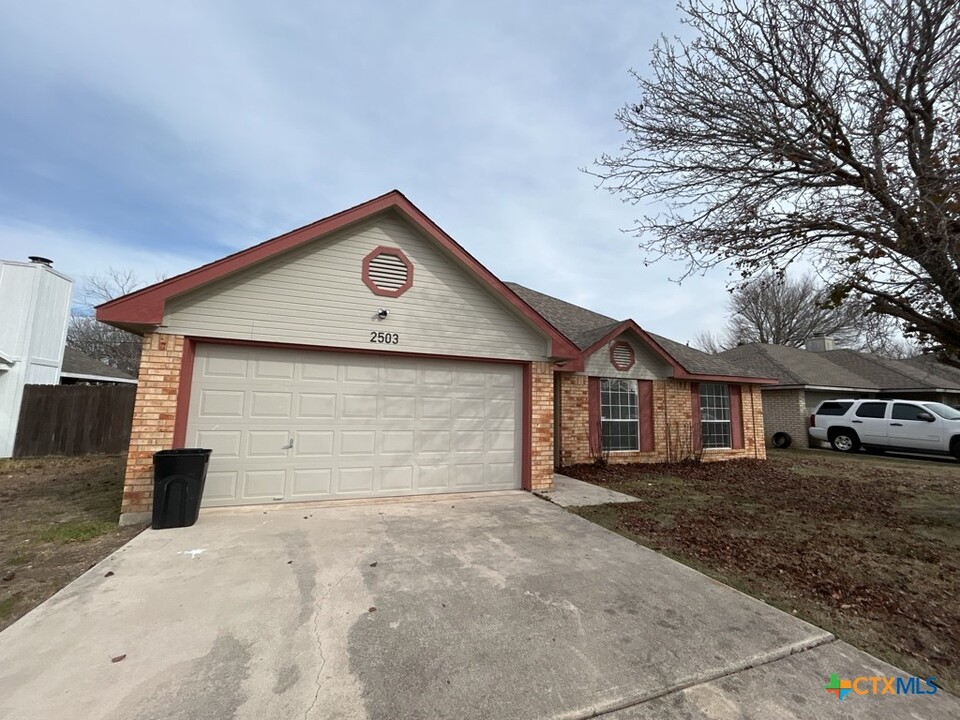 2503 Armadillo Dr in Killeen, TX - Building Photo