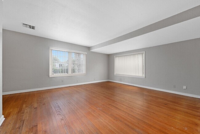547 Lake Como Cir in Orlando, FL - Building Photo - Building Photo