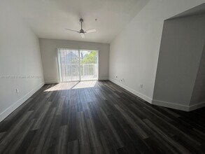 655 SW 111th Way in Pembroke Pines, FL - Building Photo - Building Photo