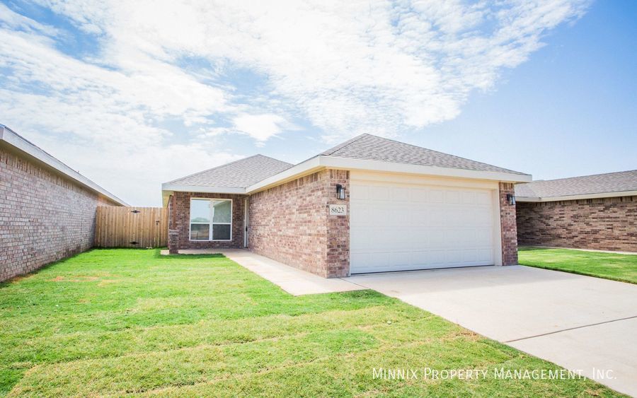 8623 10th St in Lubbock, TX - Building Photo