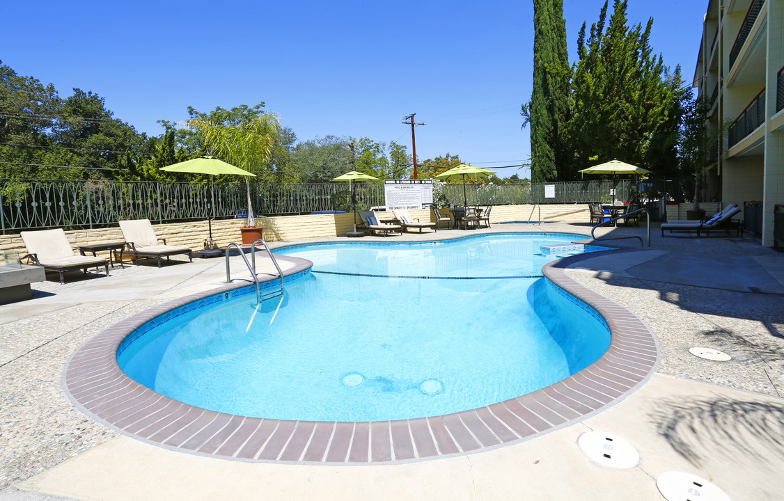 El Gato Penthouse in Los Gatos, CA - Building Photo