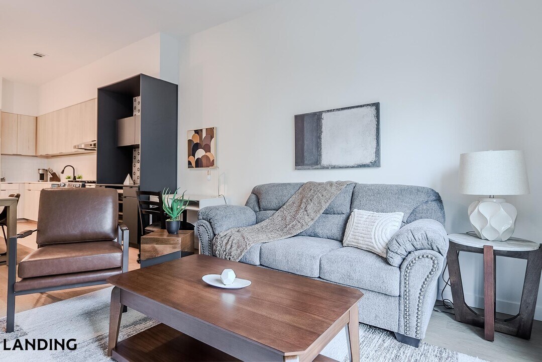 2623 Keene St, Unit 572 in Houston, TX - Building Photo