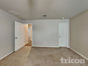 6542 Augustus Magee in San Antonio, TX - Building Photo - Building Photo