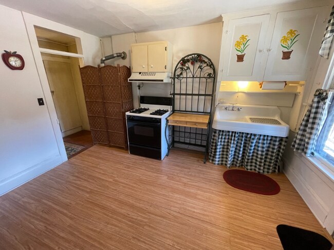 2 W 2nd St, Unit 5 in Oil City, PA - Building Photo - Building Photo