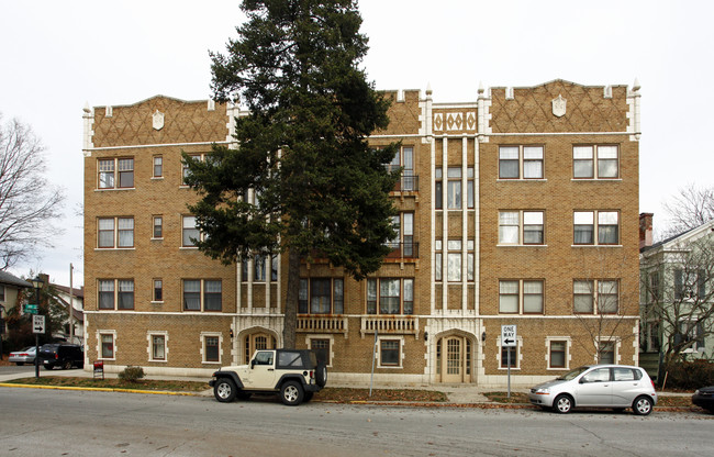 Sheridan Court Apartments in Fort Wayne, IN - Building Photo - Building Photo