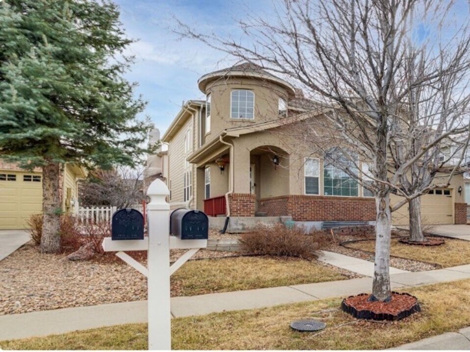 24724 E Arkansas Pl in Aurora, CO - Building Photo