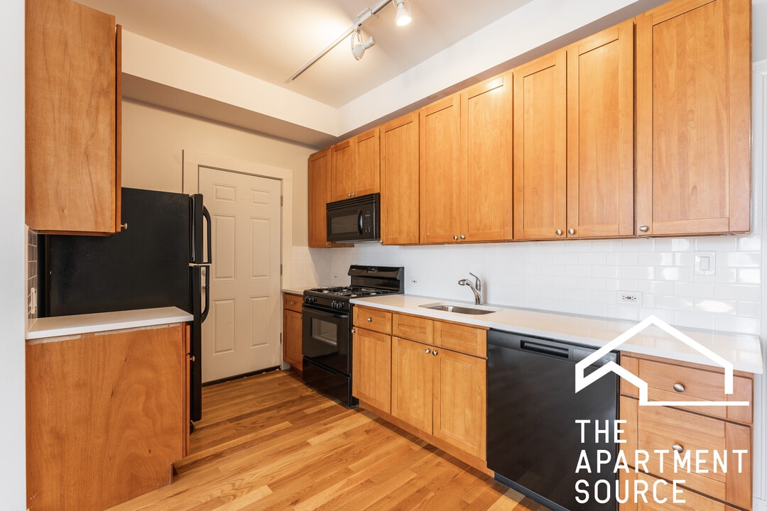 1846 W 18th St in Chicago, IL - Building Photo