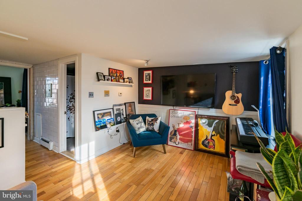 2124 Christian St in Philadelphia, PA - Building Photo