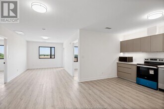 7337 Meo Blvd in Lasalle, ON - Building Photo - Building Photo