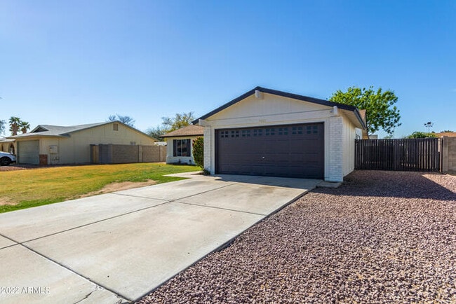 8533 W Golden Ln in Peoria, AZ - Building Photo - Building Photo