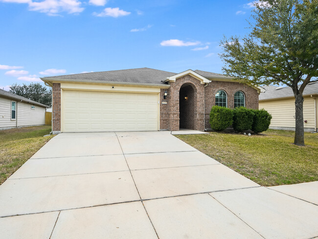 1329 Wagon Wheel in Schertz, TX - Building Photo - Building Photo