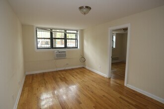 450 W Barry Ave in Chicago, IL - Building Photo - Building Photo