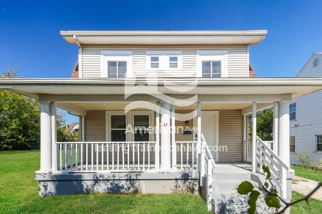property at 43 W Hillcrest Ave