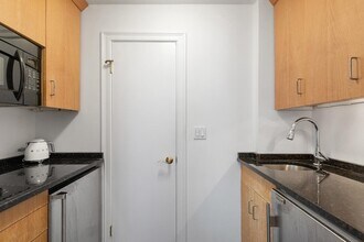 100 Charles St, Unit 3 in Boston, MA - Building Photo - Building Photo