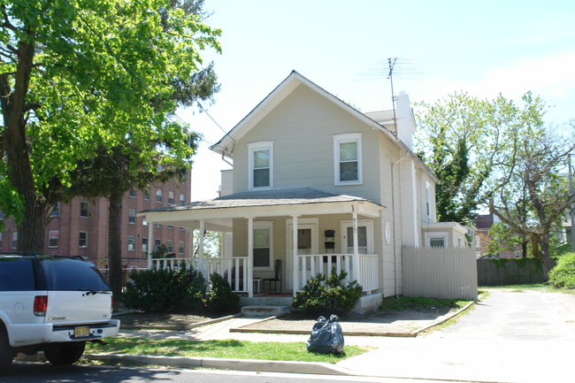 400 Sewall Ave in Asbury Park, NJ - Building Photo - Building Photo