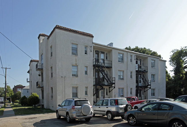 7314 Hampton Blvd in Norfolk, VA - Foto de edificio - Building Photo