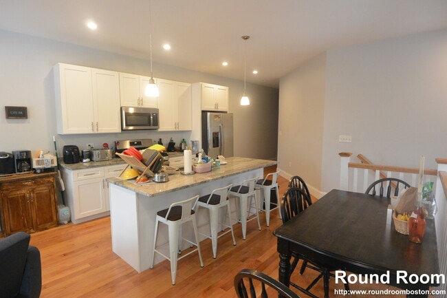 6 Islington St, Unit 8 in Boston, MA - Building Photo - Building Photo