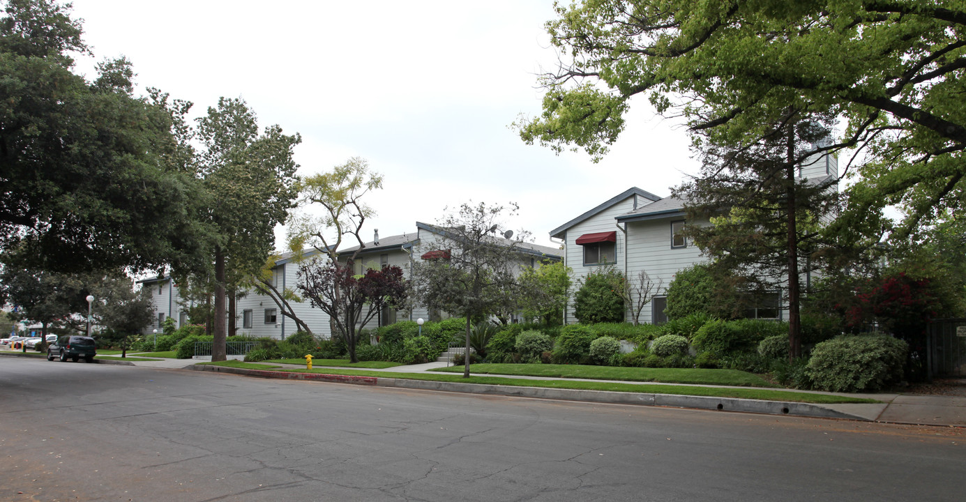 55 Mar Vista Ave in Pasadena, CA - Building Photo