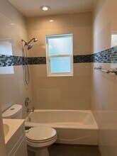 133 Truxton Dr in Miami Springs, FL - Building Photo - Building Photo