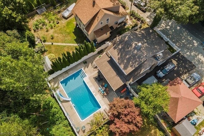 property at 1 Agate Ave