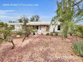 1005 W Los Altos Rd in Tucson, AZ - Building Photo - Building Photo
